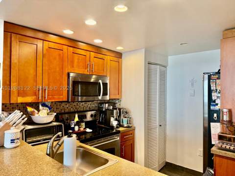 600 NE 36th St 820, Miami FL - photo 10 of 15
