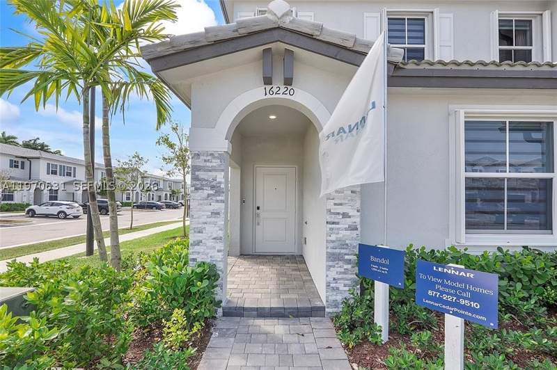3 bedroom Townhouse at 16220 SW 291st St, Cedar Pointe, Homestead — photo 3