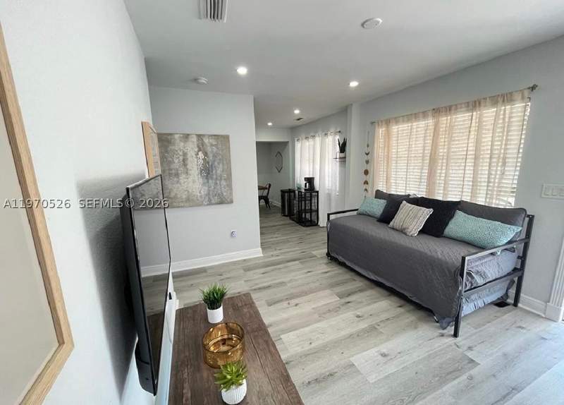 3 bedroom SingleFamilyResidence at 3050 NW 52nd St, Causeway Park, Miami — photo 2