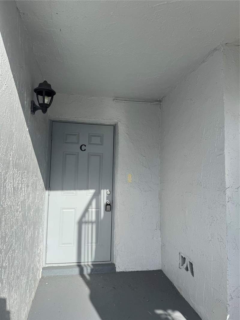 2 bedroom Condominium at 805 N Franklin Avenue 805C, Lakeshore Condo, Homestead — photo 5