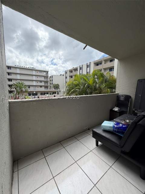 10090 NW 80th Ct 1206, Hialeah Gardens FL - photo 20 of 24