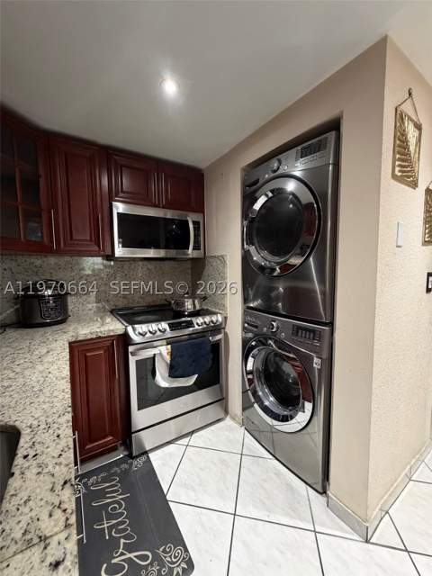 10090 NW 80th Ct 1206, Hialeah Gardens FL - photo 7 of 24
