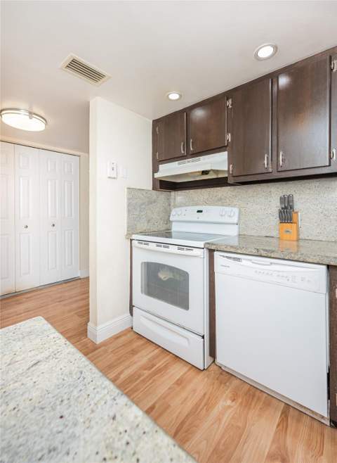 20379 W Country Club Drive 332, Aventura FL - photo 16 of 36