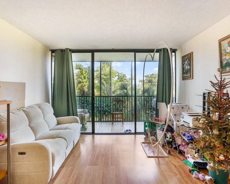 2 bedroom Condominium at 20379 W Country Club Drive 332, Coronado Condominiums III, Aventura — photo 2