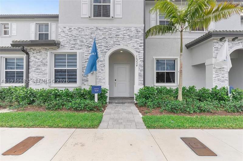 3 bedroom Townhouse at 16224 SW 291st St, Cedar Pointe, Homestead — photo 2