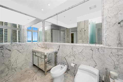 17475 Collins Ave 1201, Sunny Isles Beach FL - photo 24 of 31