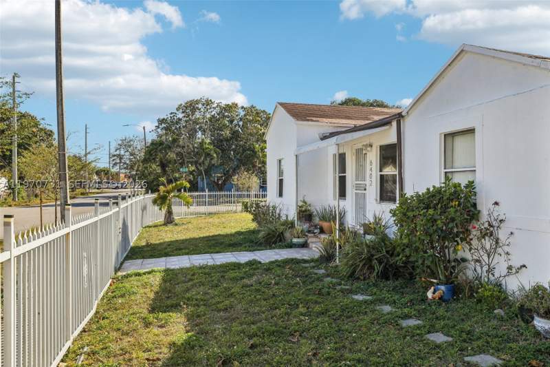 4 bedroom SingleFamilyResidence at 6402 NW 8th Ave, Seventh Ave Park, Miami — photo 4