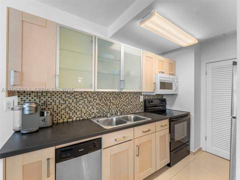 100 Lincoln Rd 417, Miami Beach FL - photo 13 of 33