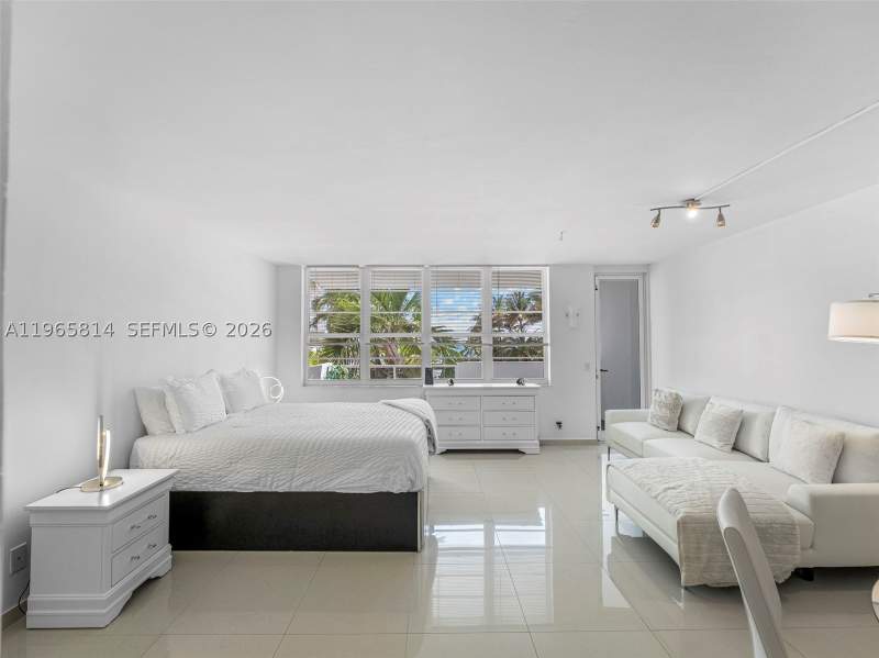 0 bedroom Condominium at 100 Lincoln Rd 417, The Decoplage Condo, Miami Beach — photo 2