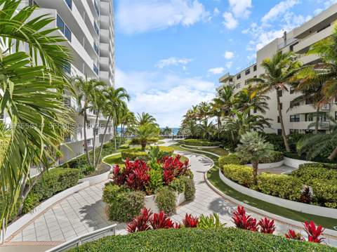 100 Lincoln Rd 417, Miami Beach FL - photo 6 of 33