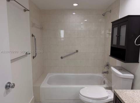 8050 NW 8th St 1307, Miami FL - photo 9 of 18