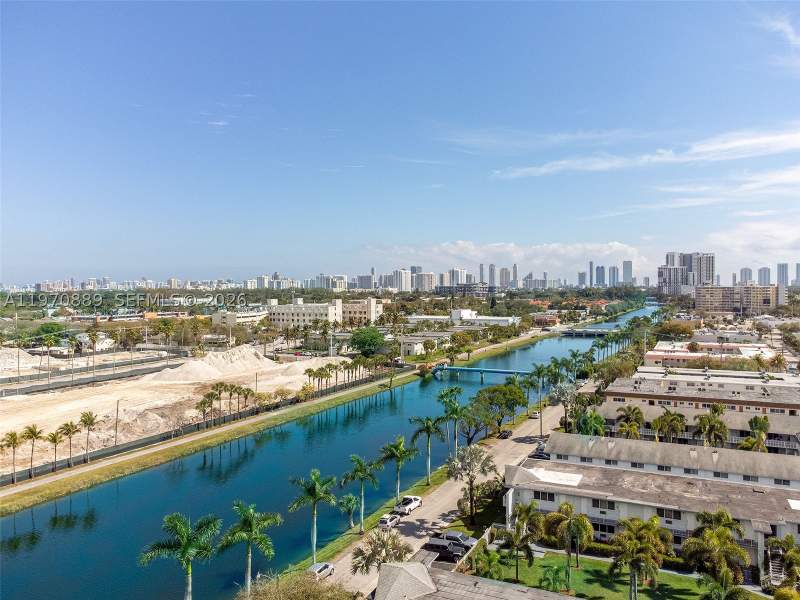 2 bedroom Condominium at 16450 Miami Dr 503, Three Seasons Condominium, North Miami Beach — photo 2