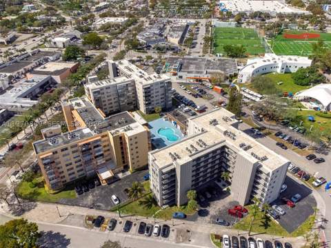 16450 Miami Dr 503, North Miami Beach FL - photo 24 of 31