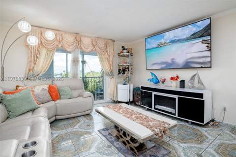 16450 Miami Dr 503, North Miami Beach FL - photo 7 of 31