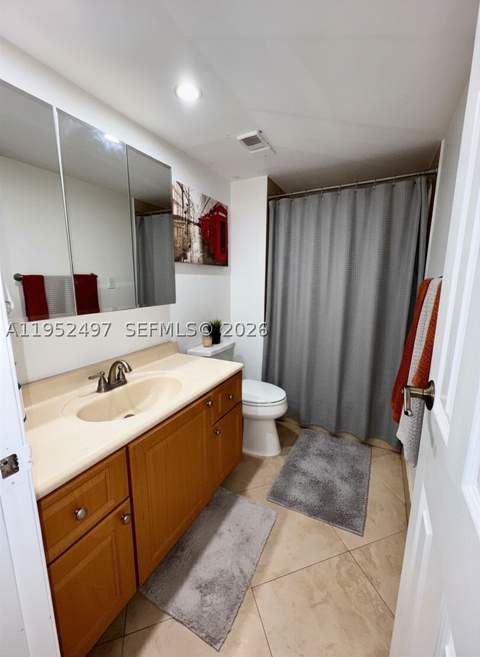 2401 Collins Ave 509, Miami Beach FL - photo 8 of 23