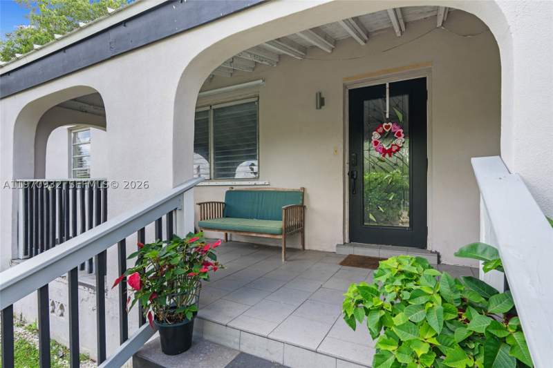 4 bedroom SingleFamilyResidence at 700 SW 44th Pl, Tamiami Trail Park, Miami — photo 2