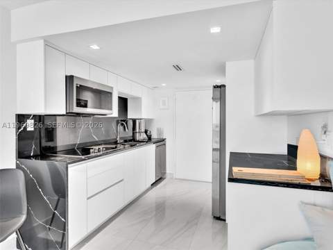 401 Ocean Dr 1007, Miami Beach FL - photo 11 of 33