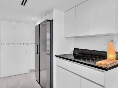 401 Ocean Dr 1007, Miami Beach FL - photo 12 of 33