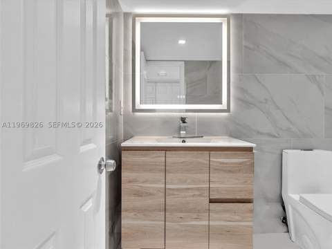 401 Ocean Dr 1007, Miami Beach FL - photo 17 of 33