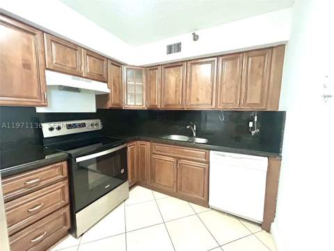 3400 NE 192nd St 1607, Aventura FL - photo 13 of 37