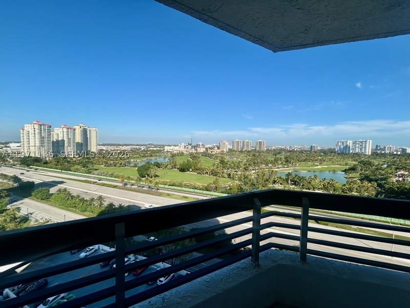 2 bedroom Condominium at 3400 NE 192nd St 1607, Mystic Pointe Tower 600 C, Aventura — photo 5