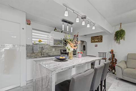 399 NW 72nd Ave 320, Miami FL - photo 6 of 21