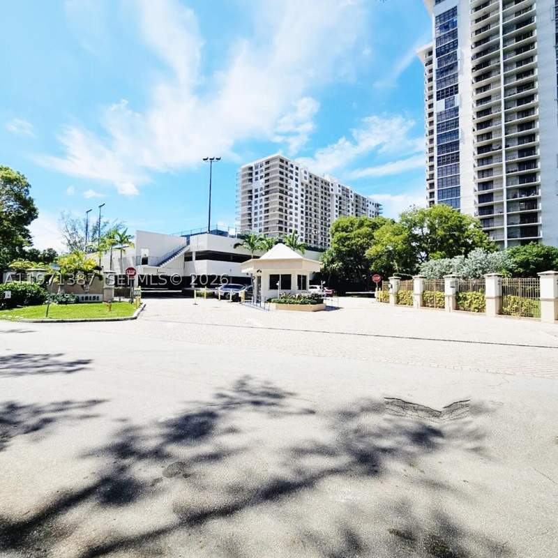 2 bedroom Condominium at 18151 NE 31st Ct 906, The Clipper At Bisc Cove, Aventura — photo 2