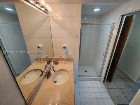 18100 N Bay Rd Ph7, Sunny Isles Beach FL - photo 15 of 28