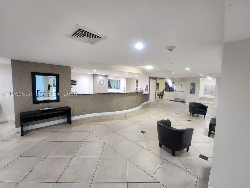 2 bedroom Condominium at 18100 N Bay Rd Ph7, Marina Bay Club, Sunny Isles Beach — photo 2