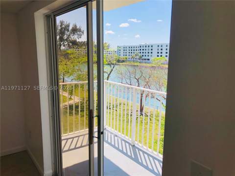 8260 SW 210th St 210, Cutler Bay FL - photo 18 of 23