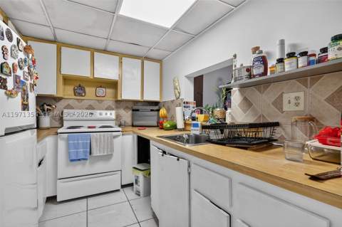 9678 Fontainebleau Blvd 410, Miami FL - photo 12 of 35