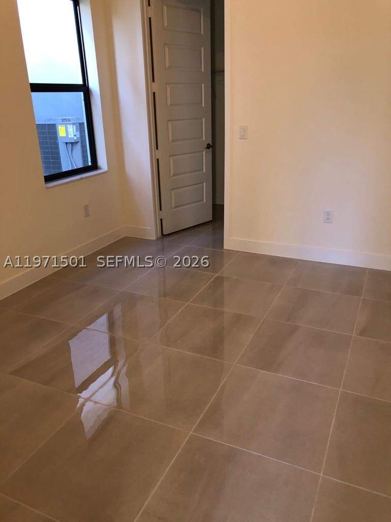 4 bedroom SingleFamilyResidence at 16045 NW 87th Ct, Dunnwoody Lake, Miami Lakes — photo 5