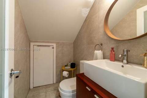 1061 Michigan Ave 4, Miami Beach FL - photo 15 of 22