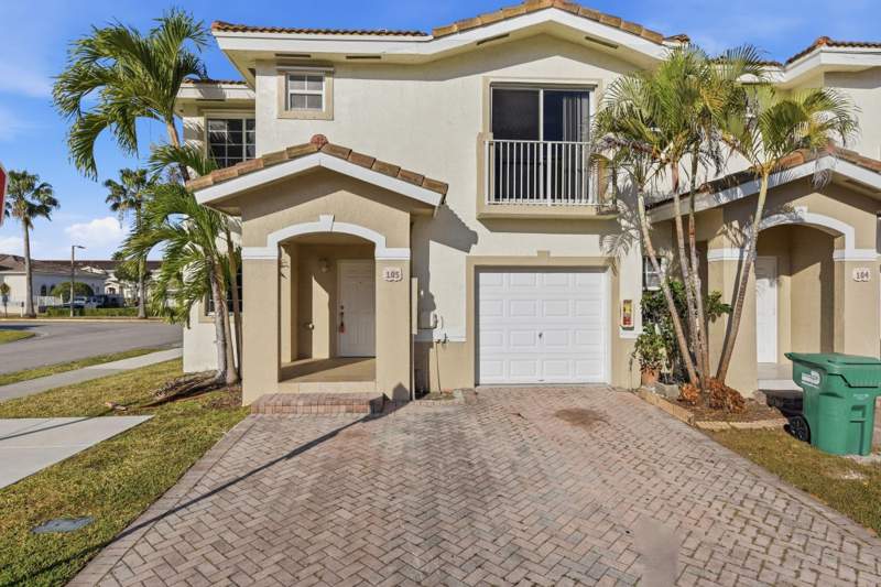 4 bedroom Condominium at 14000 SW 260th Street 105, Cedar Woods Homes Condo, Homestead — photo 2