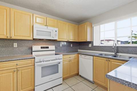 14000 SW 260th Street 105, Homestead FL - photo 8 of 43