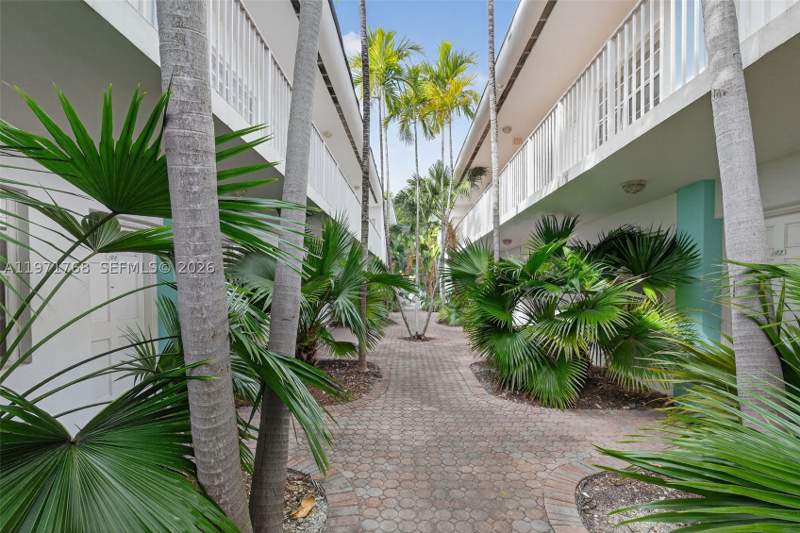 0 bedroom Condominium at 911 Meridian Ave 106, Meridian Court Condo, Miami Beach — photo 3