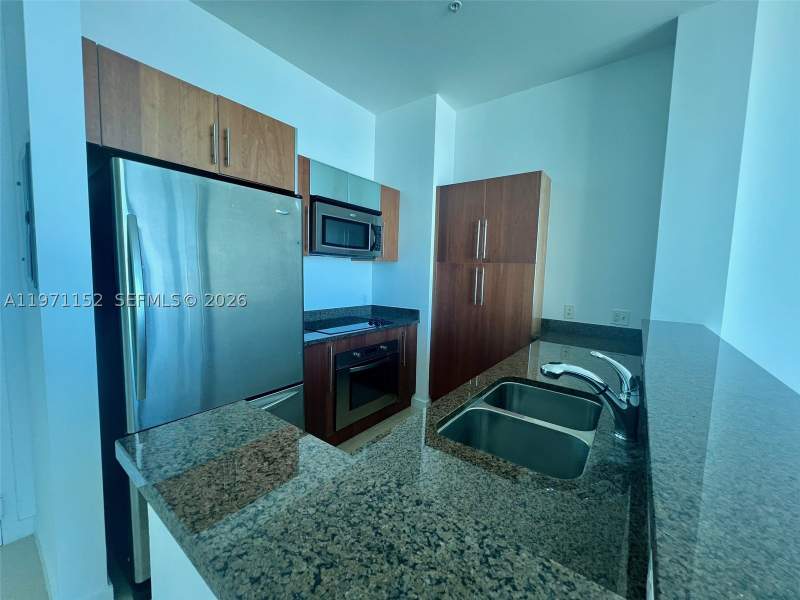 1 bedroom Condominium at 300 S Biscayne Blvd Ph-3907, Met 1 Condo, Miami — photo 3
