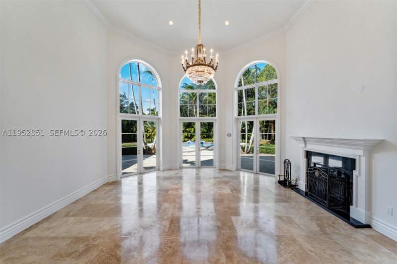 5 bedroom SingleFamilyResidence at 6025 SW 108th St, Willies Woods, Pinecrest — photo 4