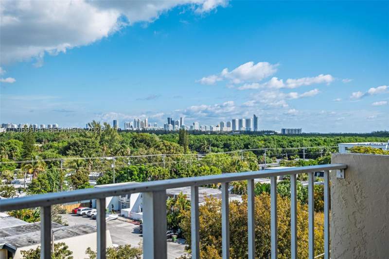 2 bedroom Condominium at 2350 NE 135th St 811, Vecino Del Mar Condo, North Miami — photo 4