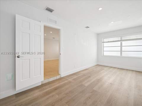 6891 SW 26th Ter, Miami FL - photo 10 of 32