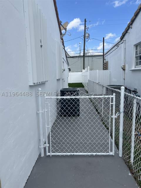 6823 SW 25th St, Miami FL - photo 7 of 14