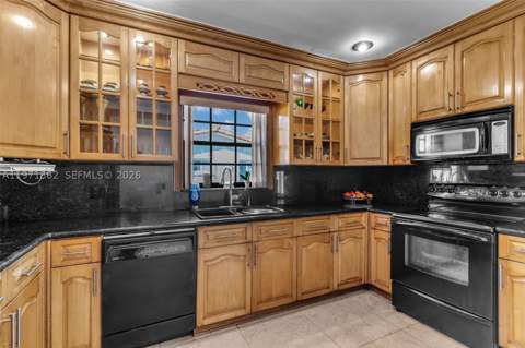 5959 SW 16th Ter, West Miami FL - photo 8 of 23