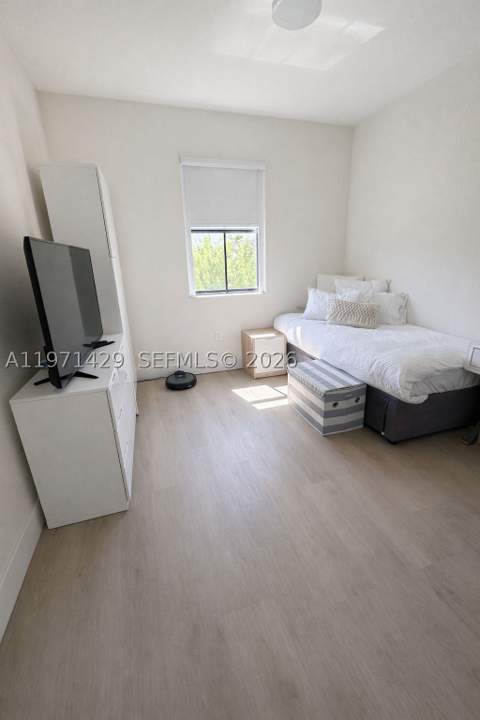 10255 NW 89th Ter, Doral FL - photo 15 of 32