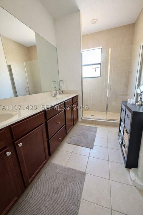 10255 NW 89th Ter, Doral FL - photo 21 of 32