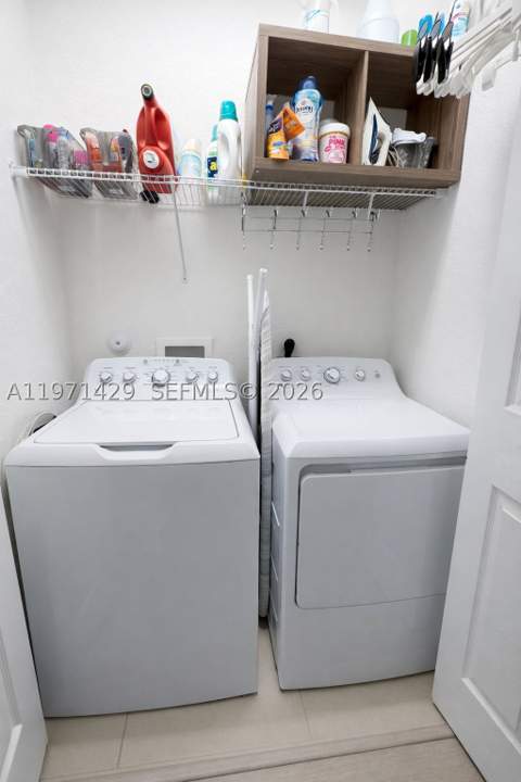 10255 NW 89th Ter, Doral FL - photo 23 of 32