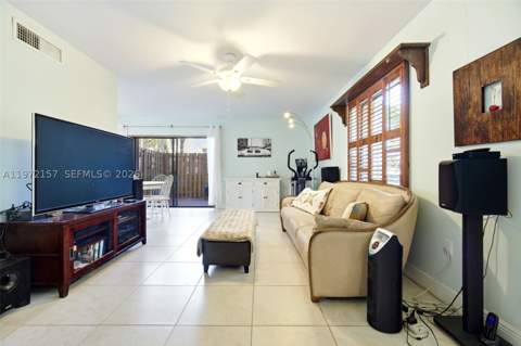 11483 SW 109th Rd 2F, Miami FL - photo 6 of 41
