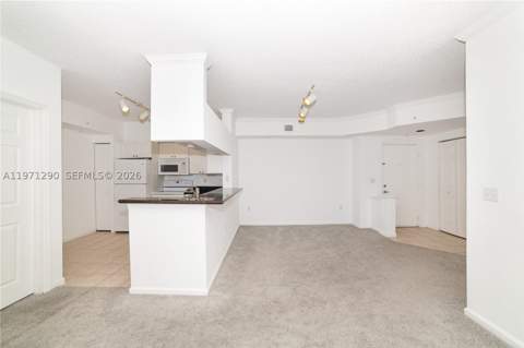 17150 N Bay Rd 2911, Sunny Isles Beach FL - photo 10 of 48