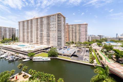 17150 N Bay Rd 2911, Sunny Isles Beach FL - photo 20 of 48