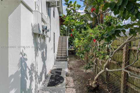 1523 NW 38th St, Miami FL - photo 11 of 61