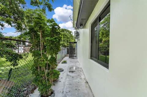 1523 NW 38th St, Miami FL - photo 18 of 61